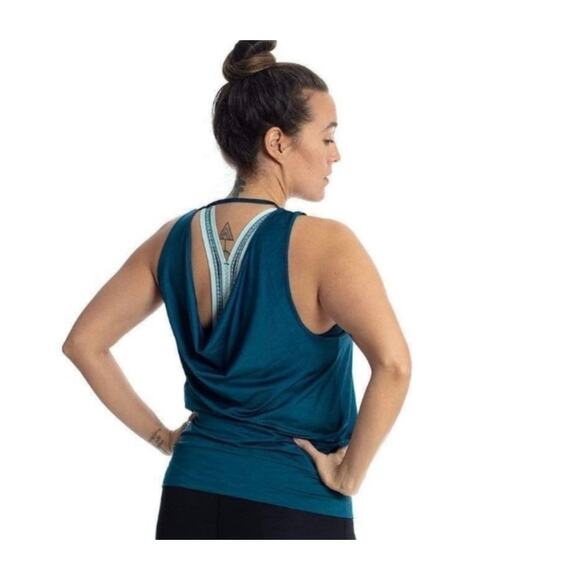 Handful NWT Women's Active Scoop Tank Blue Sz Small - Picture 1 of 9